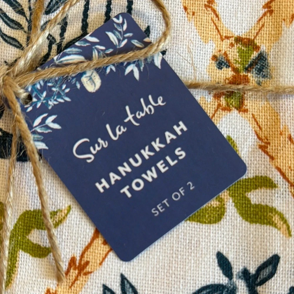 Sur La Table Hanukkah Designer Kitchen Towels Set of 2 NWT cotton 20x30”